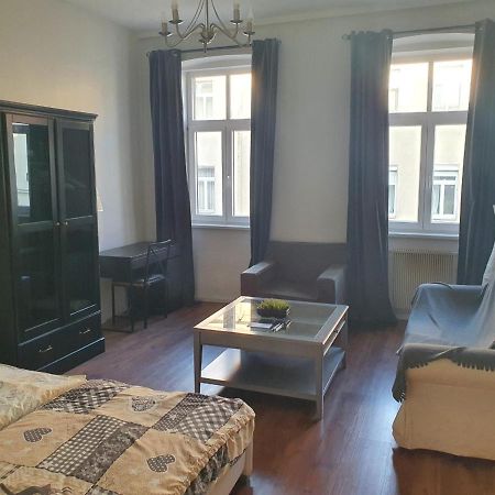 Spacious Apartment Near The Center เวียนนา ภายนอก รูปภาพ