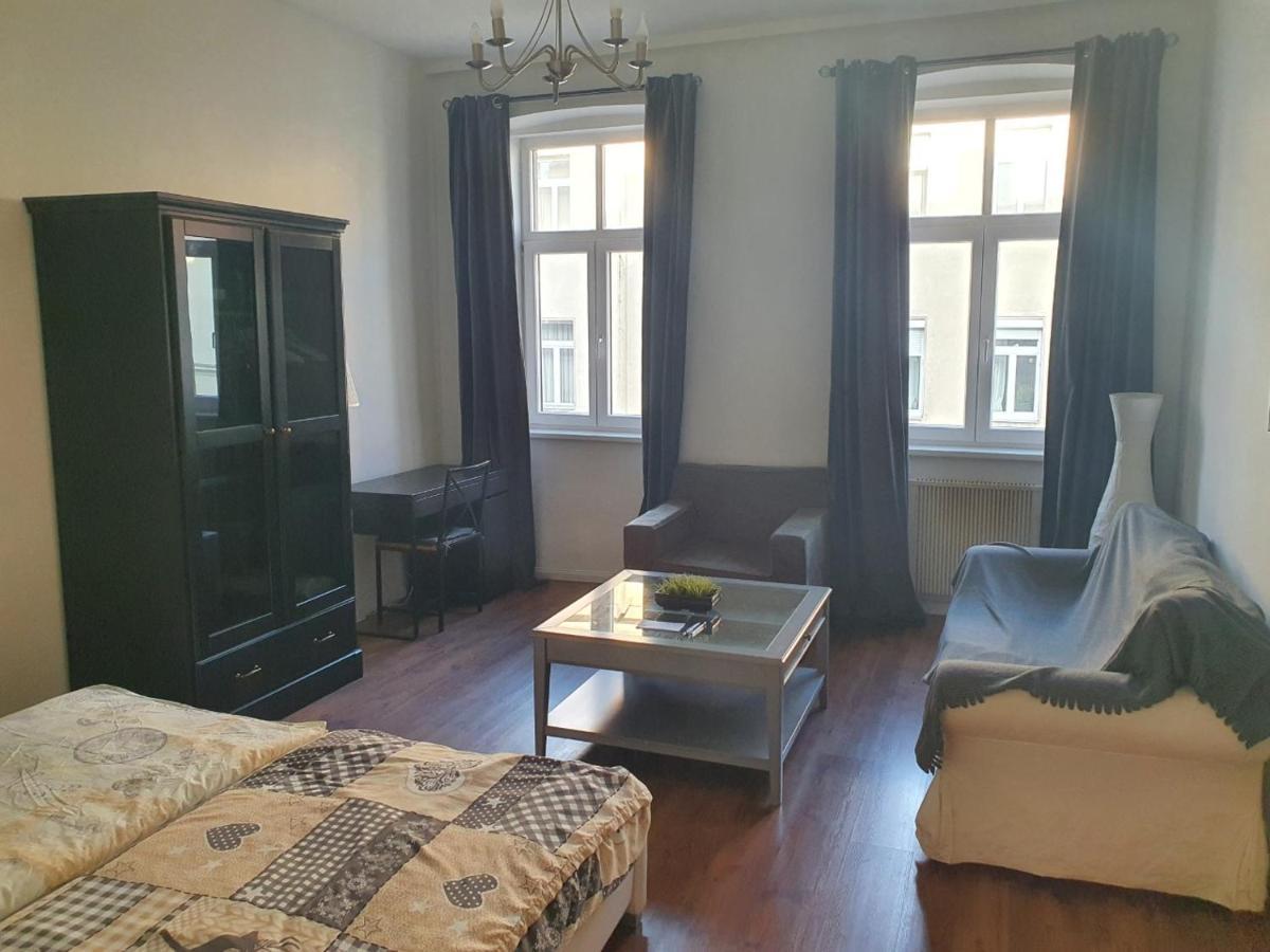 Spacious Apartment Near The Center เวียนนา ภายนอก รูปภาพ